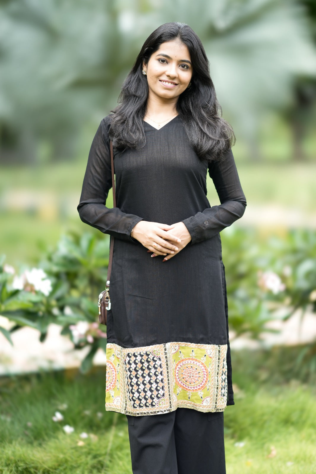 Aadhira Black Kurta