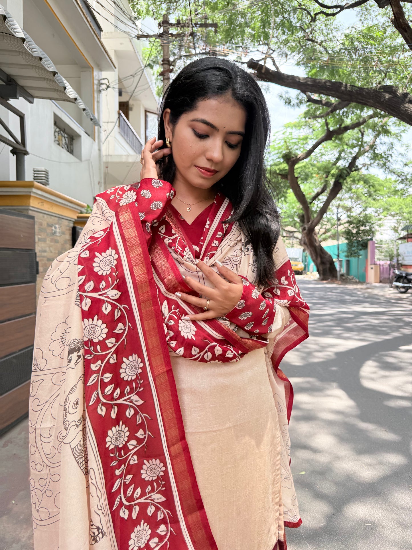 Vaidehi Crimson Kurta & Duppatta