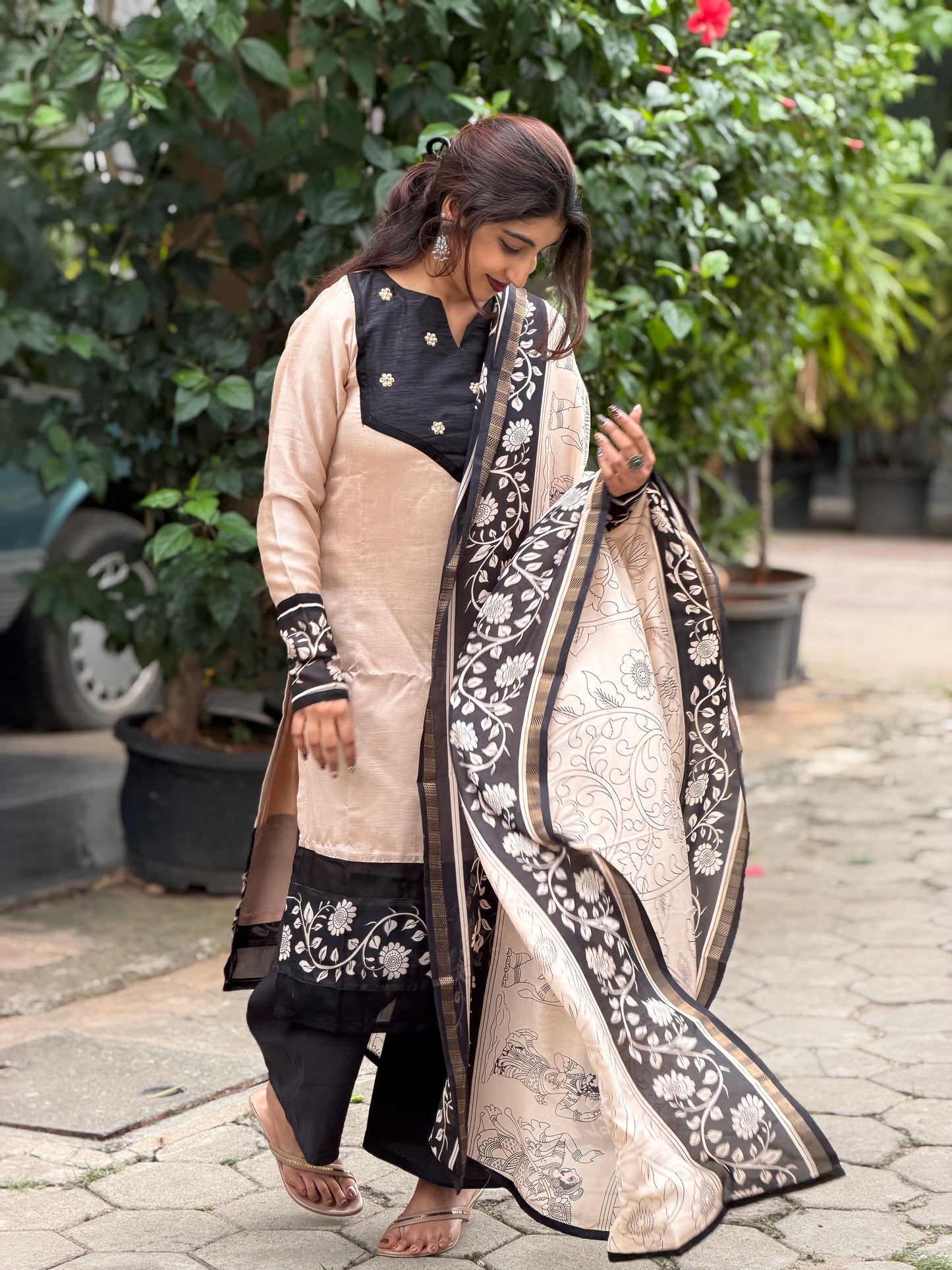 Madhura Oviyam