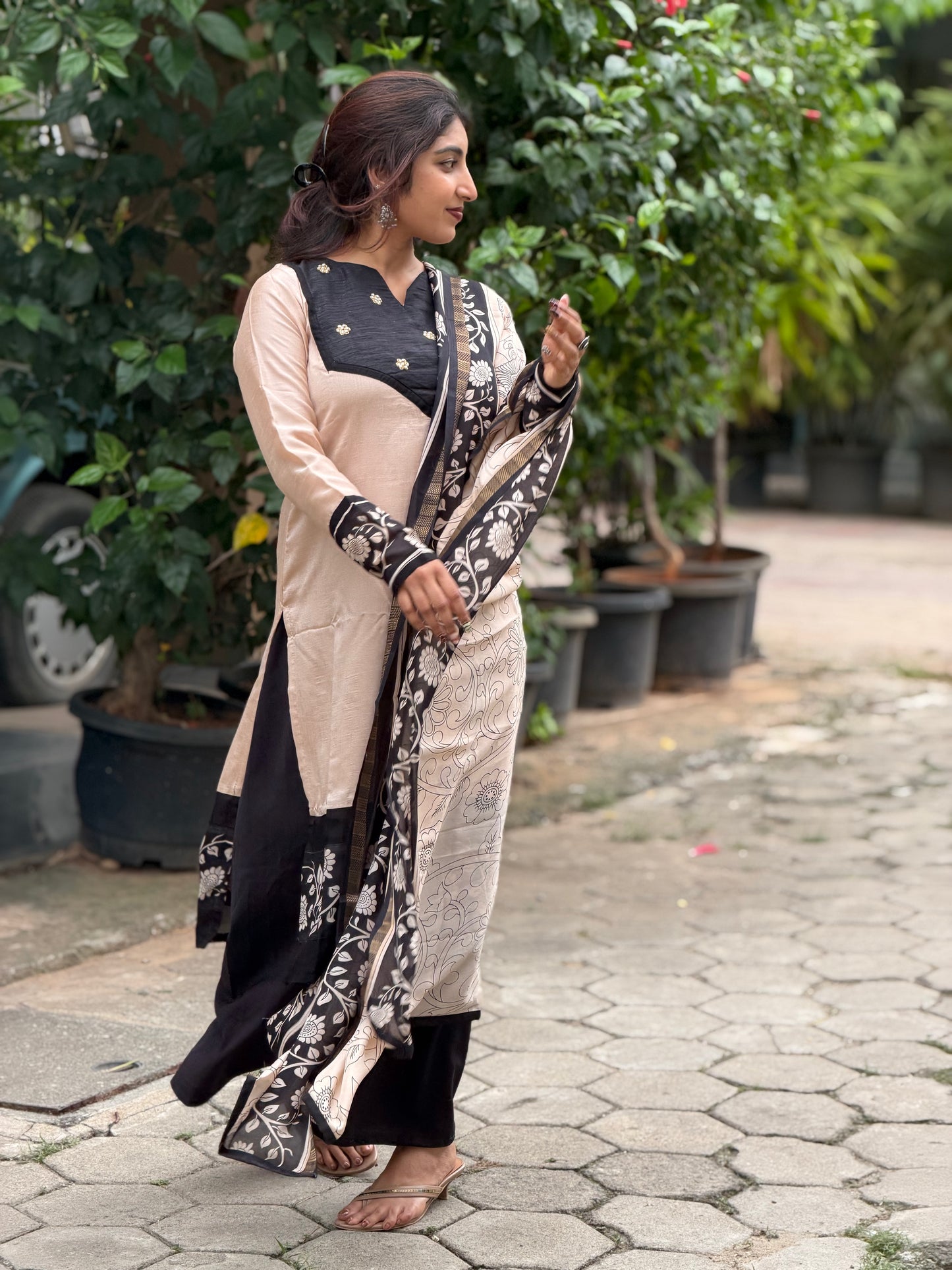Madhura Oviyam