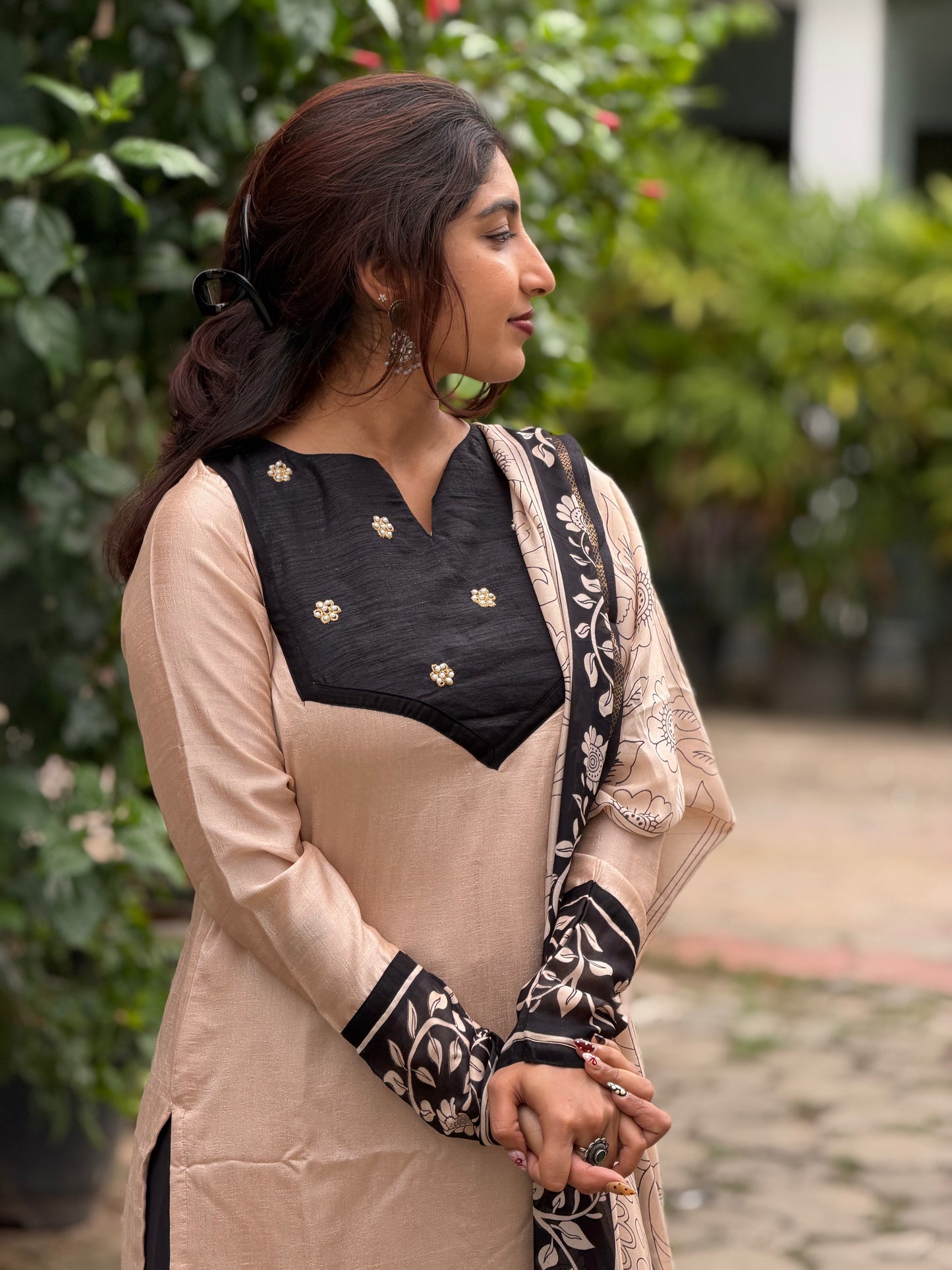 Madhura Oviyam