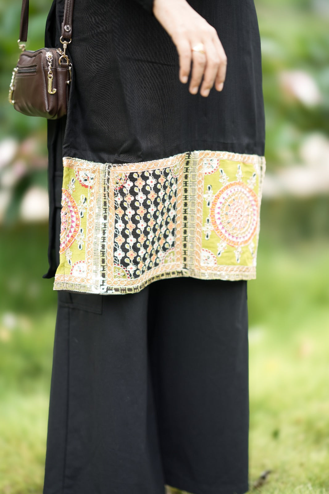 Aadhira Black Kurta