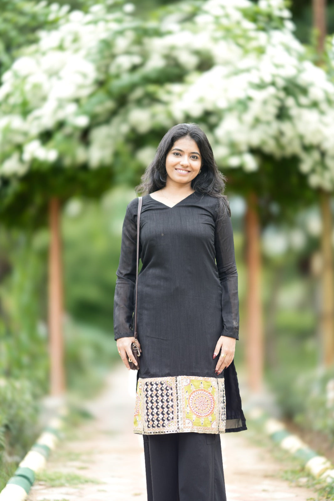 Aadhira Black Kurta